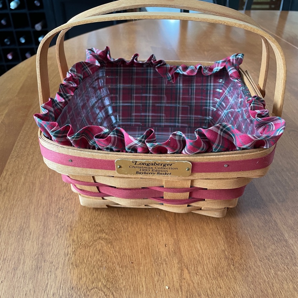 Longaberger 1993 Christmas Bayberry Basket - Picture 2 of 9